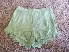 Torrid Women’s Green Floral Lace Pull-On Elastic Waist Shorts Size 2XL Plus picture