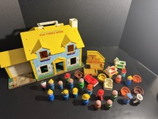 Vintage 1969 Fisher-Price Little People Play Family House 952 & Accessories READ picture