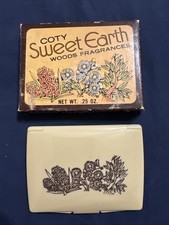 Vintage Coty Sweet Earth Wood Fragrances Sandalwood Amberwood Patchouli Compact picture
