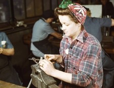 One of girls of Vilter Manufacturing Co Filing small gun parts Mil- Old Photo 1 picture