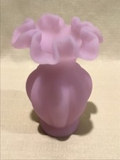 Beautiful Rare Vtg Fenton Satin Lilac Purple Melon Vase Ruffled Rim 5 3/4