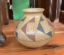 Benito M  Mata Ortiz Pottery Vase picture
