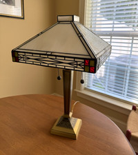 Dale Tiffany Stained Glass Bronze Lamp picture