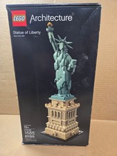 LEGO Architecture Statue of Liberty 21042 Building Set (1685 Pieces) picture
