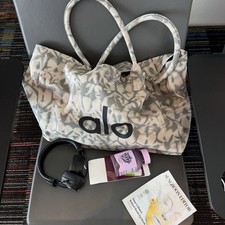 ALO Yoga Gray Tie Dye Tote Bag Canvas Large Gym Travel Bag NWT Authentic picture