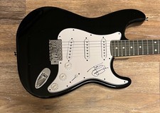 * JULIEN BAKER * signed electric guitar * BOYGENIUS * picture