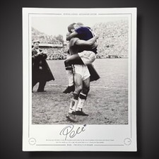 Pele Hand Signed 1958 World Cup Winners Brazil Photo (Faded signature) £185 picture