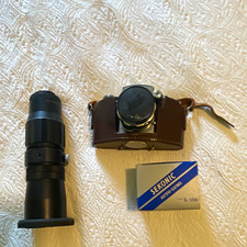 Exacta Ihagee Dresden Post War 35 mm camera with additional Vivitar Lense picture