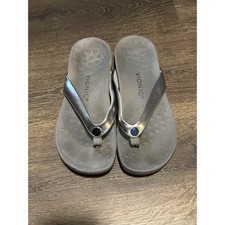 Vionic Tide Davina Women's Thong Sandals Size 8M Silver Gray Leather Flip Flop picture