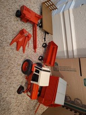 Lot Vintage Ertl 1/16 scale International Harvester 1586 Toy Tractor picture