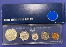 1964–P US MINT COIN SET 90% SILVER, UNCIRCULATED, CASE + Government Box picture