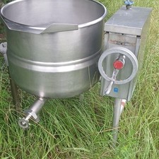Cleveland VLT-20 20 Gallon Gas Tilting Steam Jacketed Kettle Floor Model picture