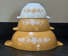 Vintage Pyrex Butterfly Gold Cinderella Mixing Bowls Set of 3 444 442 441 picture