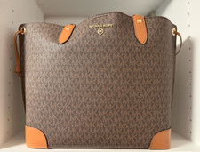 Michael Kors Voyager Large Saffiano Leather Top-Zip Tote Bag picture