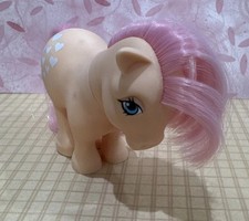 Hasbro My Little Pony Vintage 1982 FLAT FOOT.  RARE PEACHY White hearts picture