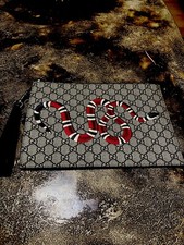 NEW Gucci Kingsnake Bestiary Pouch Unisex picture