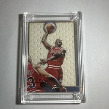 2023-24 Jersey Fusion Michael Jordan Jersey SSP /10 picture