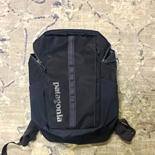 Patagonia black hole 25L Black Nylon Hiking Backpack Fits 15
