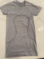 Lululemon Women's Short Sleeve Swifty Tech Size 2 Black And White picture