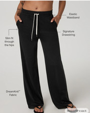 NWT Vuori Halo Essential Wideleg Pants Black Heather Women's M- never worn picture