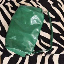 Vintage-Inspired Glossy Forest Green Shoulder Bag picture