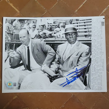 Minnie Minoso  Signed  (7/18/1959) Historic Original AP Wirephoto  (7.5