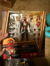 Medicom Toy MAFEX No. 245 Spider-Man Integrated Suit No Way Home Alt Heads picture