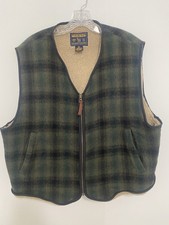 Woolrich Green Black Plaid Wool Vest Mens Size XL Sherpa Lined  EUC picture