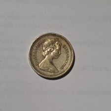 Rare 1983 Queen Elizabeth II One Pound Coin Error 
