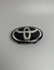 For TOYOTA COROLLA 17-19 Emblem RAV4 AVALON 15-18 C-HR 17-19 Front Grille Logo picture