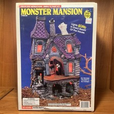 New Sealed Vintage Wee Crafts Monster Mansion Halloween UNPAINTED Blinking Light picture