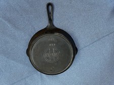GRISWOLD 704 No8 SKILLET SLANT LOGO picture