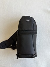 Ultimaxx Padded Interior Camera Sling Bag Unisex Black OS picture