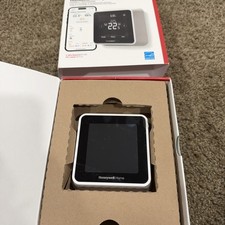 Honeywell Home T5 Wi-Fi Smart Thermostat - RTH8800WF picture
