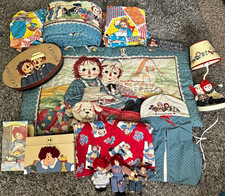 Raggedy Ann & Andy Crib Bedding Room Decor Lot Vintage 70s Lamp Dolls picture