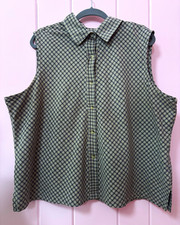 Vintage 80’s Tan & Green Plaid Sleeveless Button Up Collared Flannel Blouse - 2X picture