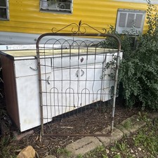 Antique metal garden gate 32”x46” antique twisted  wire gate Garden Art Trellis picture
