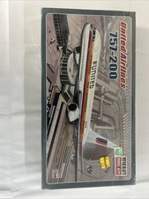 MINICRAFT 1/144 UNITED AIRLINES 757-200 model kit 2001 issue (A42) picture