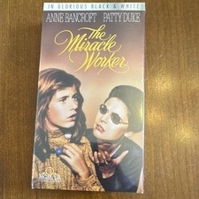 MGM/UA Home Video The Miracle Worker VHS NTSC B&W 1962 Anne Bancroft NR picture