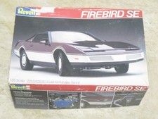 Revell 1982 Plastic Model Kit Firebird SE 1/25 Scale Maroon #7217 Preowned ++ picture