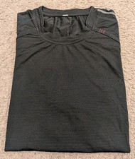 Lululemon Metal Vent Black Short Sleeve T-Shirt Men's Medium picture