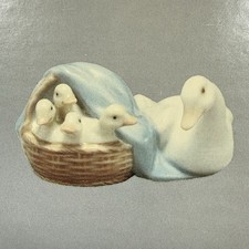 Lladró Duckling Figurine 04895 “Cria de Patos” : New In Box picture
