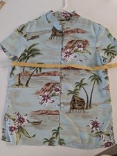Vintage Hilo Hattie “The Hawaiian Original” short-sleeve Aloha shirt, size Small picture