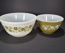 Vintage Pyrex Green Crazy Daisy Spring Blossom Nested Mixing Bowls 401 402, 2pk picture