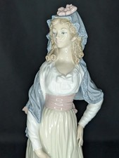 Vintage Lladro Goya Lady #5125 Porcelain Figurine Spain 12.5