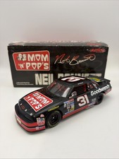 Action Neil Bonnett 1992 Mom N Pops Chevy Lumina NASCAR Diecast 1/24 Black 31 picture