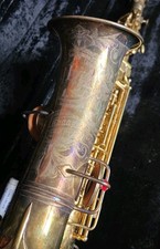 C. G. CONN Elkhart Indiana, Eb ALTO  SAXOPHONE Original GOLD  PLATE 1923  picture