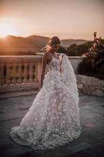 Galia Lahav Fabiana Wedding Dress Size 4 (size 40) 3D Floral Appliques Ballgown picture