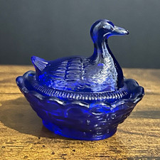 Vintage BOYD Glass Cobalt Blue MINIATURE DUCK ON NEST picture