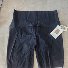 Leonisa Women's XL Black Stay In Place Seamless Slip Short NWT picture